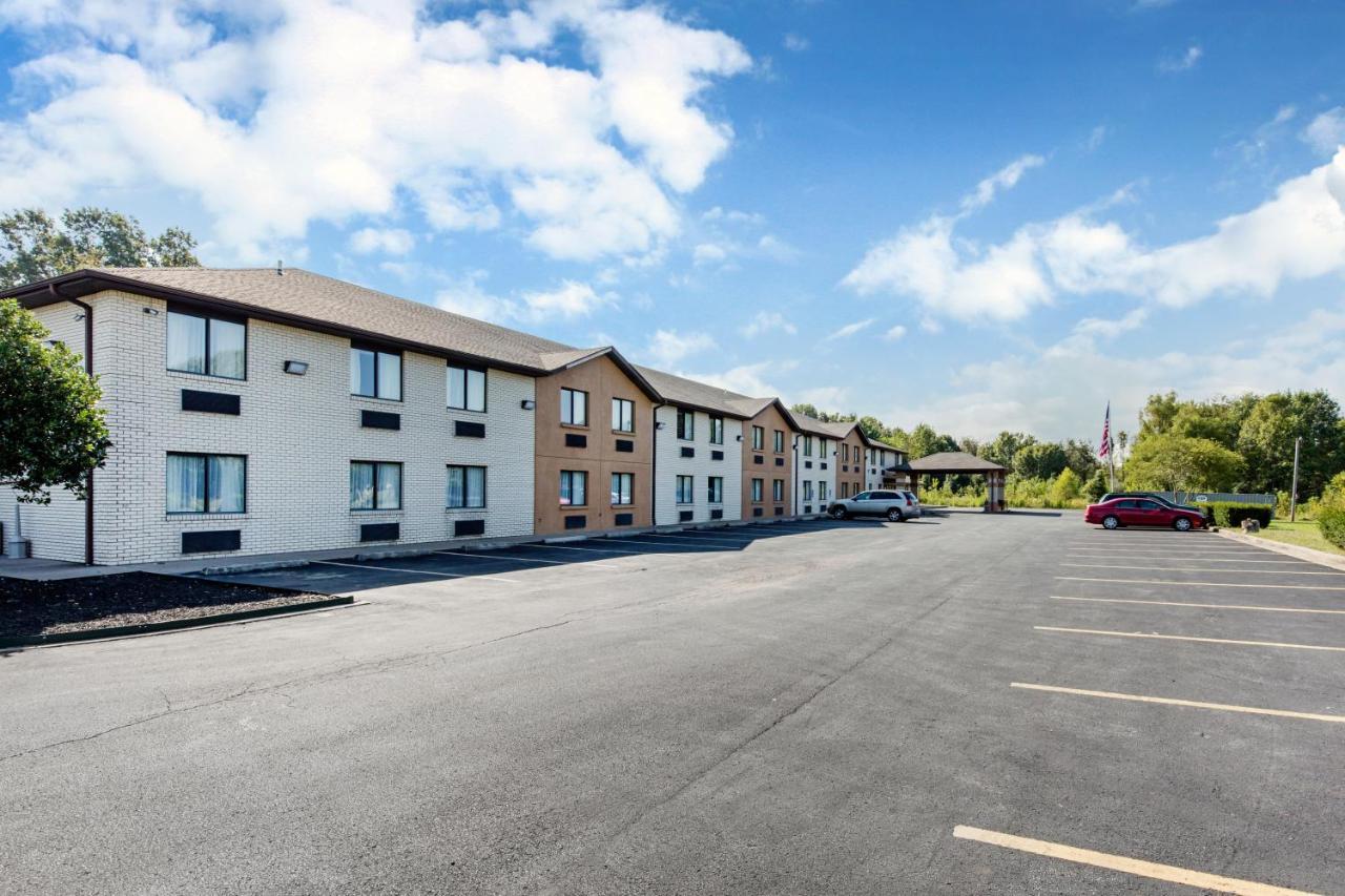 Quality Inn & Suites Metropolis I-24 מראה חיצוני תמונה
