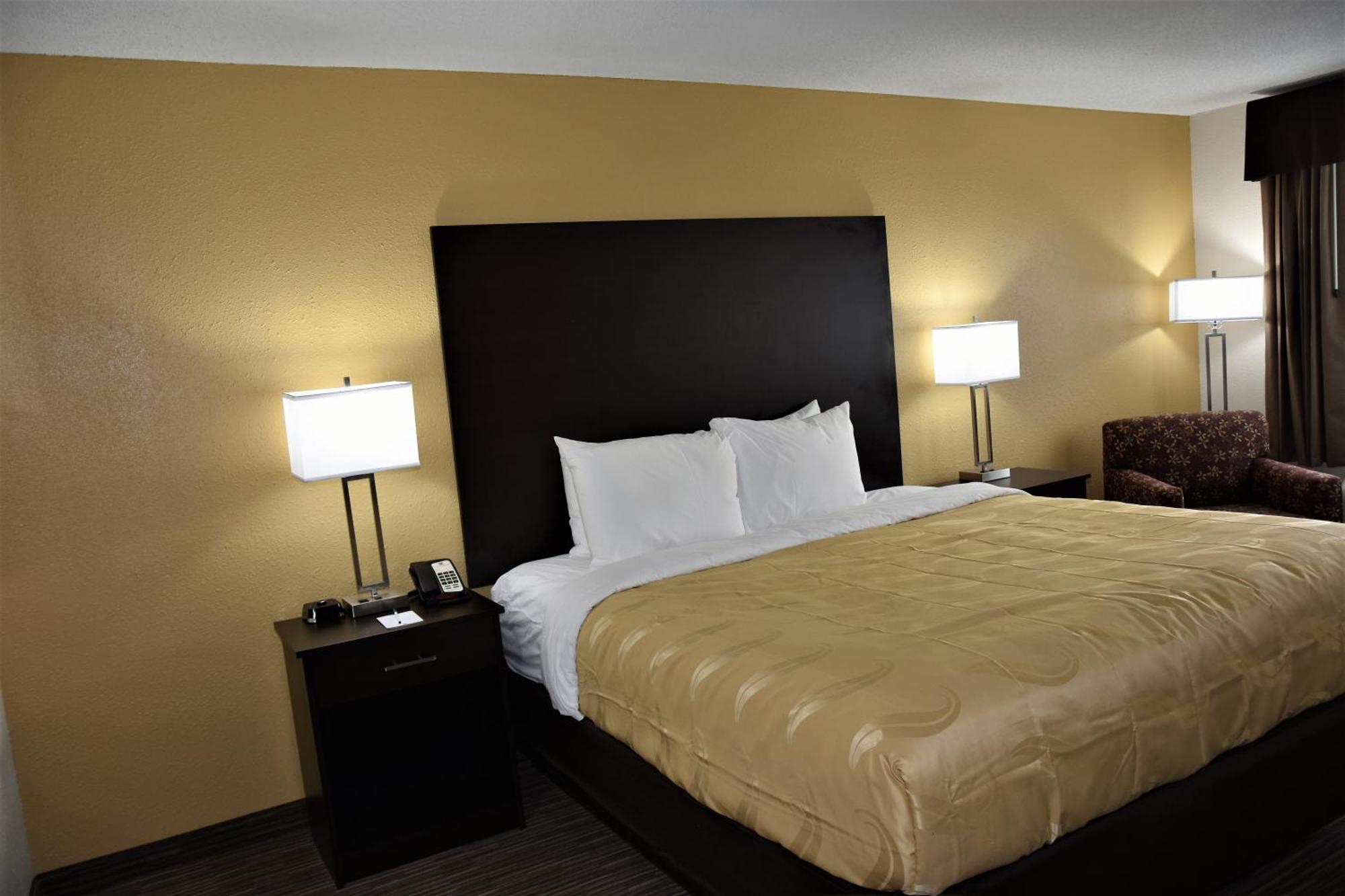 Quality Inn & Suites Metropolis I-24 מראה חיצוני תמונה