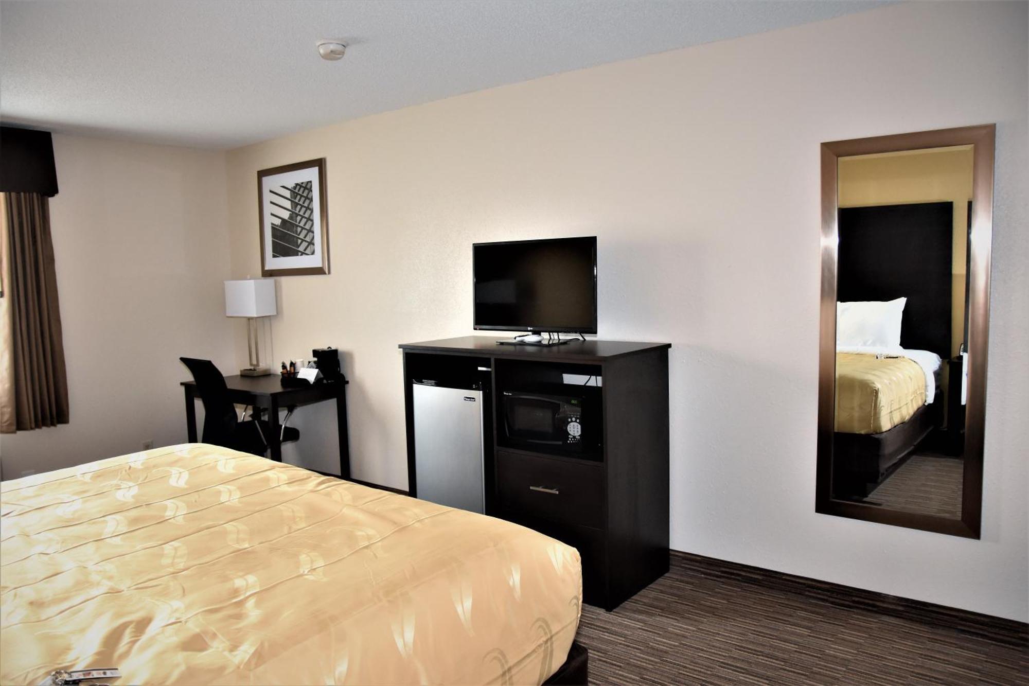 Quality Inn & Suites Metropolis I-24 מראה חיצוני תמונה