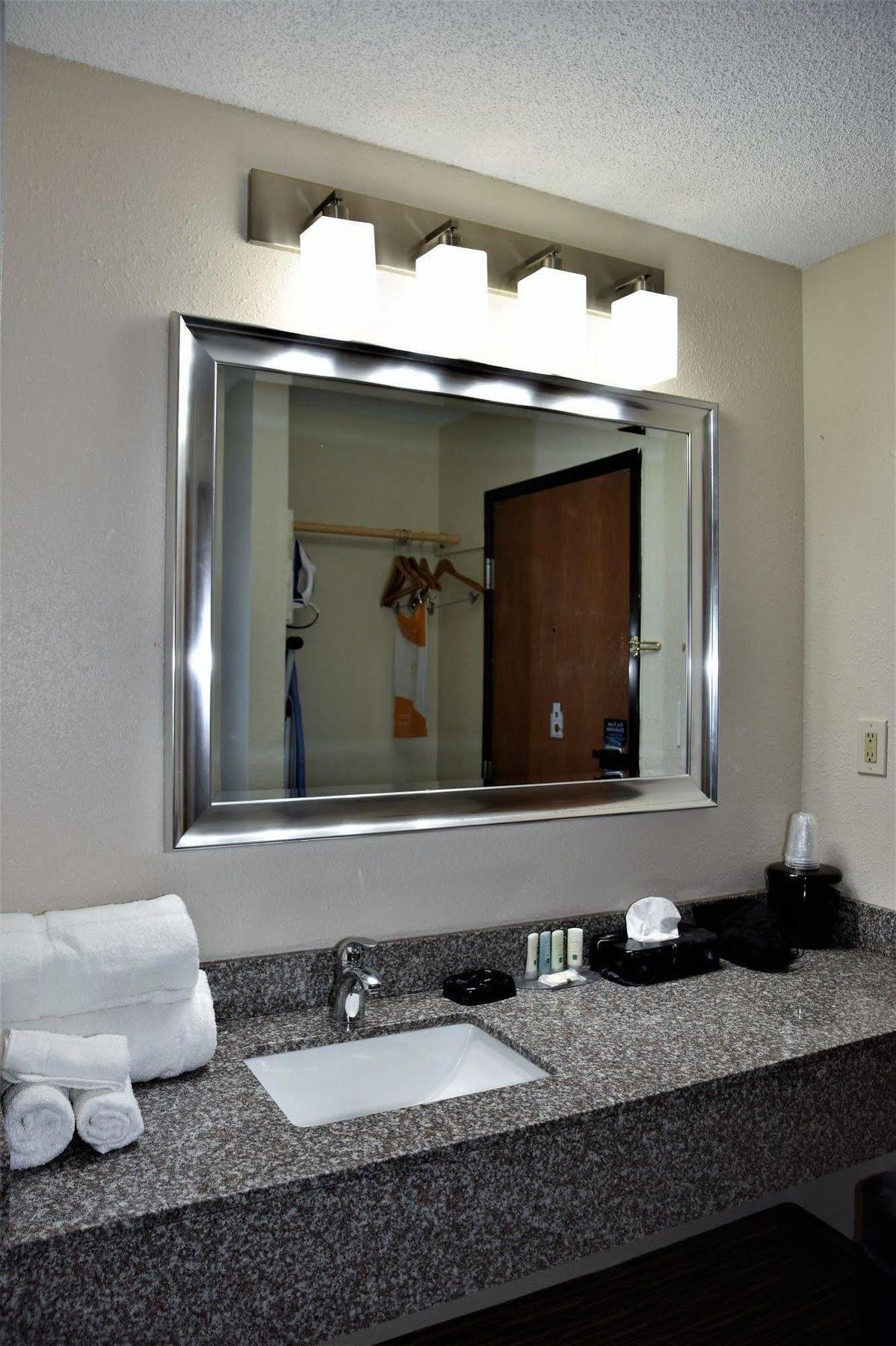 Quality Inn & Suites Metropolis I-24 מראה חיצוני תמונה