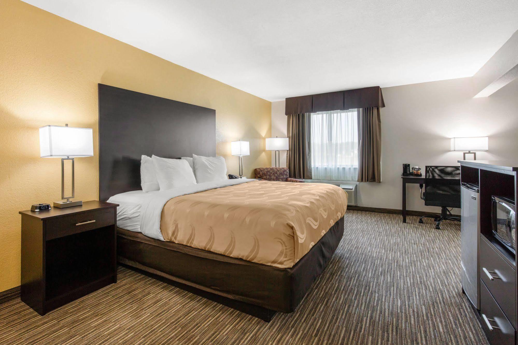 Quality Inn & Suites Metropolis I-24 מראה חיצוני תמונה