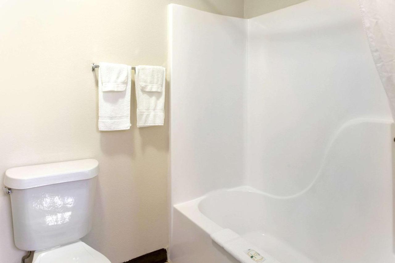Quality Inn & Suites Metropolis I-24 מראה חיצוני תמונה